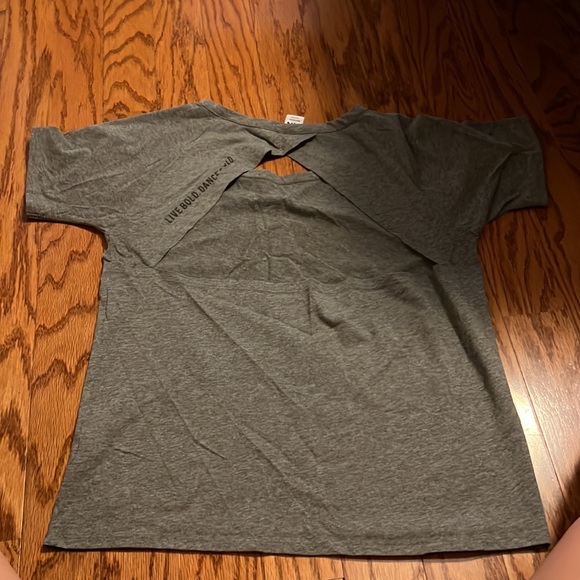 Zumb tank - Picture 2 of 2